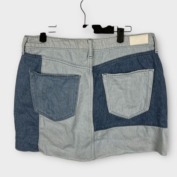 Hollister Patchwork Denim Jean Mini Skirt Size 13 31W Y2K Frayed Hem High Rise - Picture 2 of 7